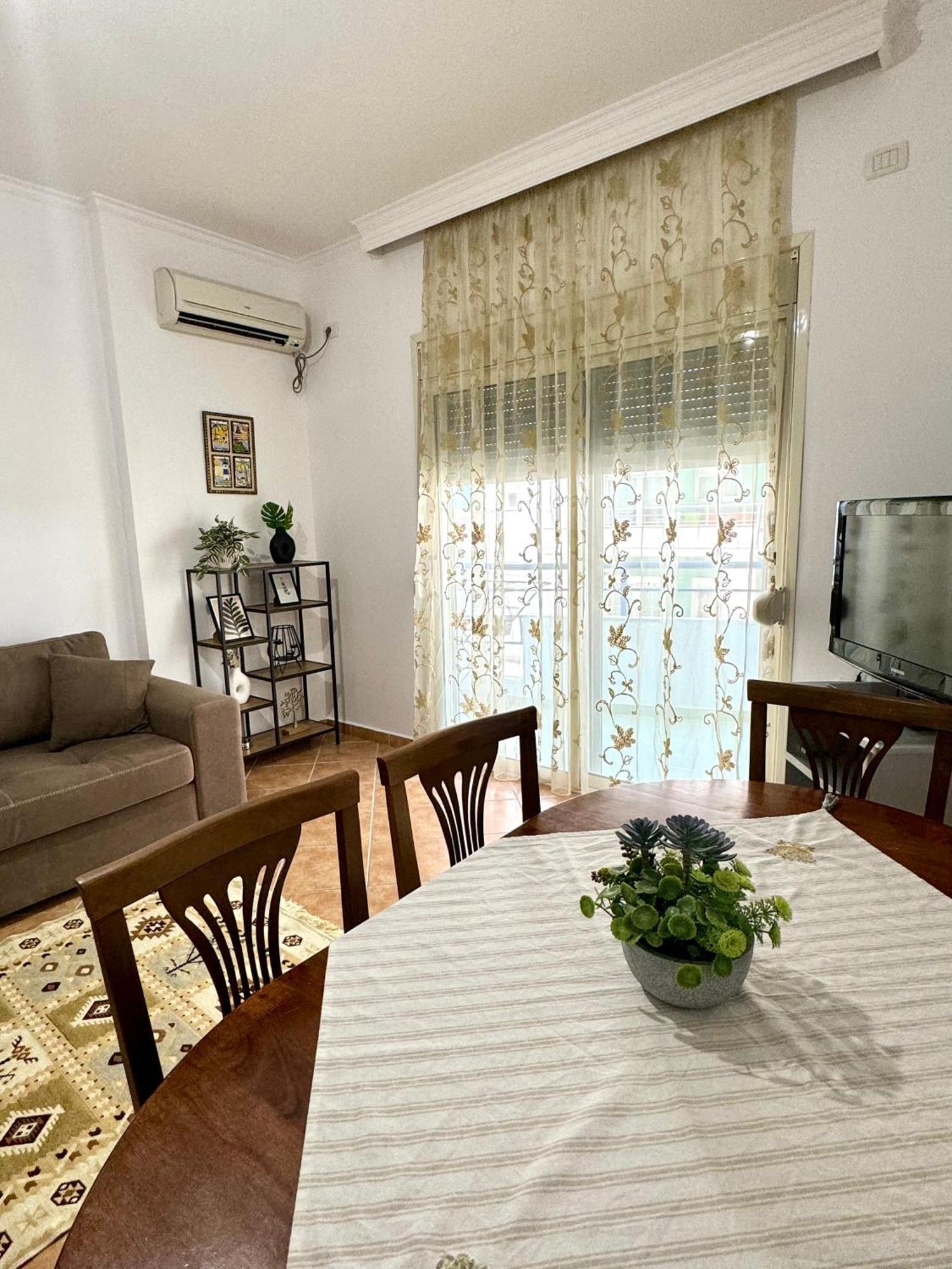 Four Seasons Apartment Vlorë